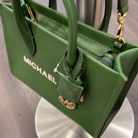 Michael Kors Mirella Small Pebbled Leather Shopper Crossbody XBODY Bag MK

NWT - Picture 4 of 16